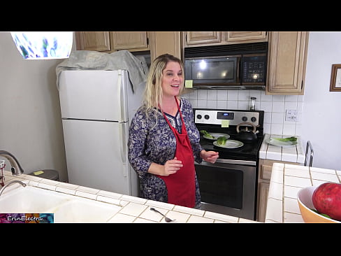 ❤️ Stepmom milking him in the kitchen before his date Porn video at porn en-us.porno24-7.ru
